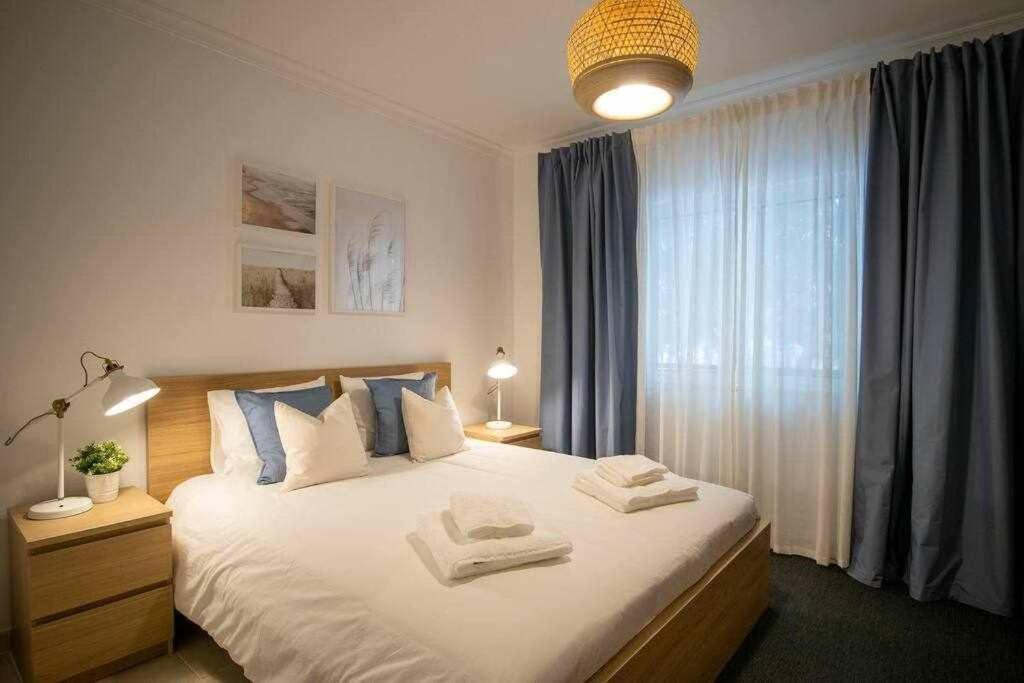 Modern 3Br Apt W/ Lg Terrace, Bbq, Ac & Parking Tavira Exterior photo