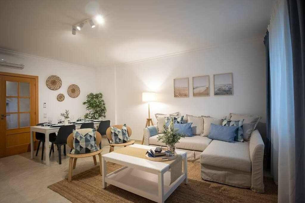 Modern 3Br Apt W/ Lg Terrace, Bbq, Ac & Parking Tavira Exterior photo